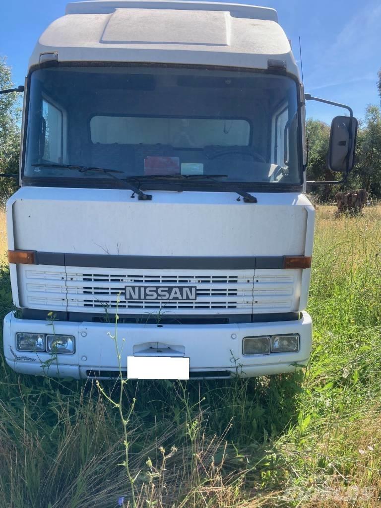 Nissan CAMPER L70 Obytné automobily a karavany