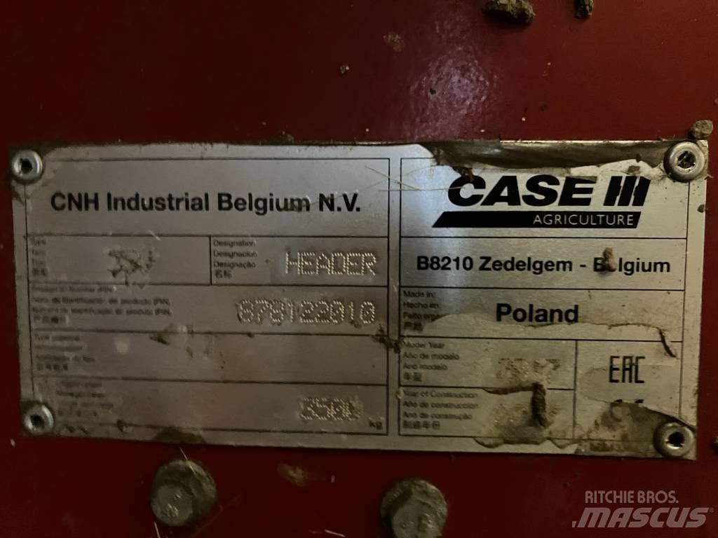 Case IH Axial 8240 Kombinované zberacie stroje