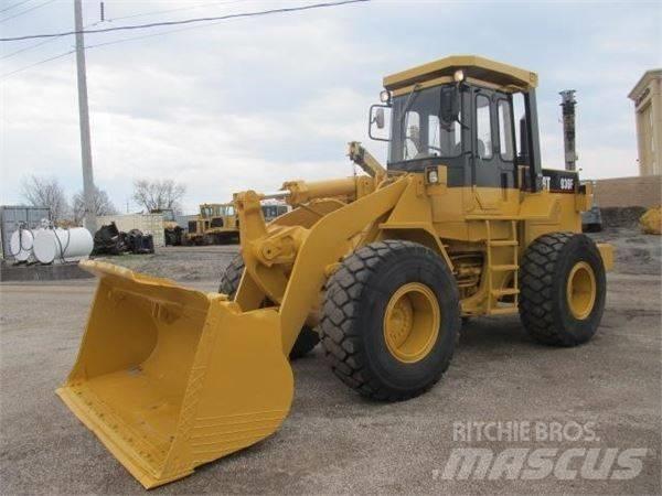 CAT 936 F Kolesové nakladače