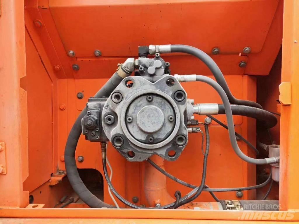 Doosan DX 300 LC Pásové rýpadlá