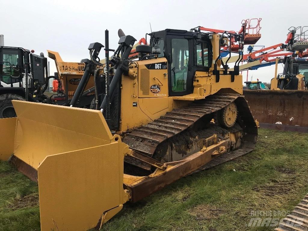CAT D 6 T LGP D6T Pásové dozéry
