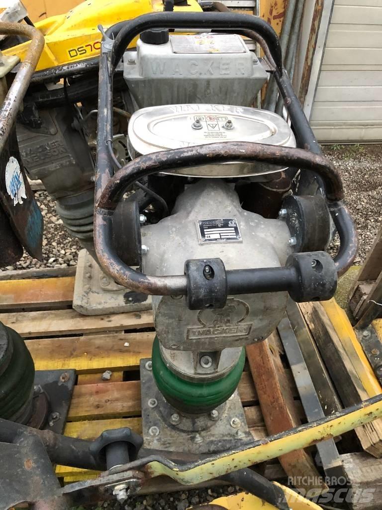 Wacker BS60-2i Vibračné zhutňovače