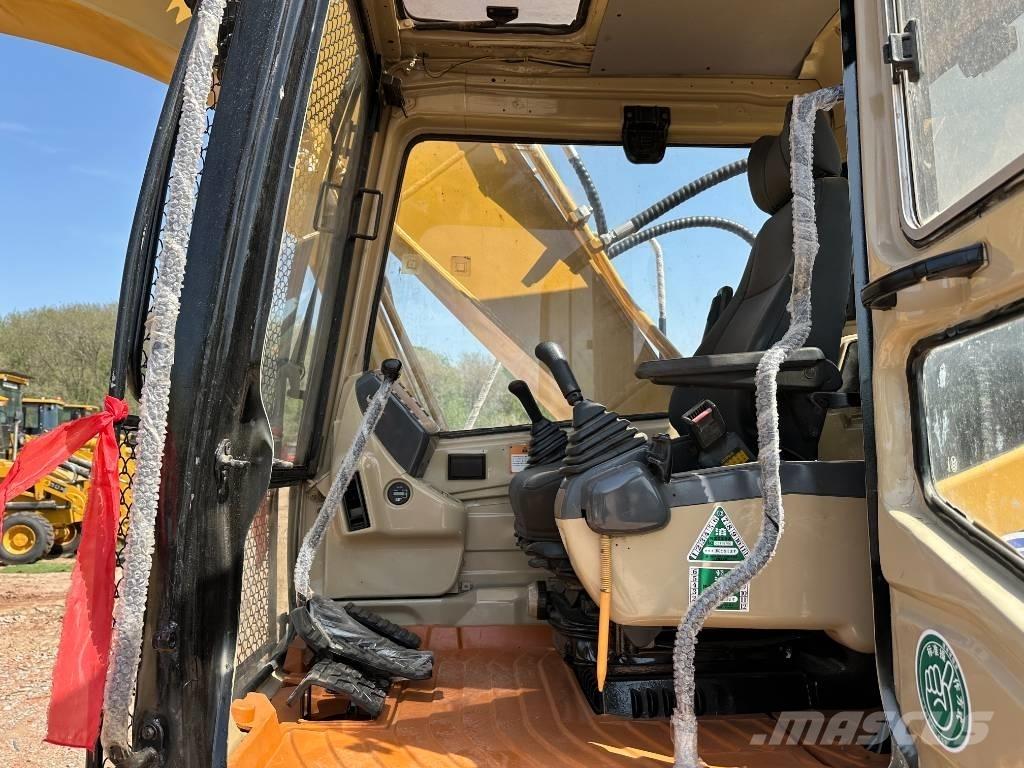 CAT 320 B L Pásové rýpadlá