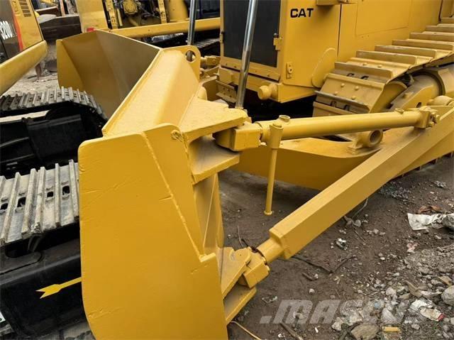CAT D 8 R Pásové dozéry