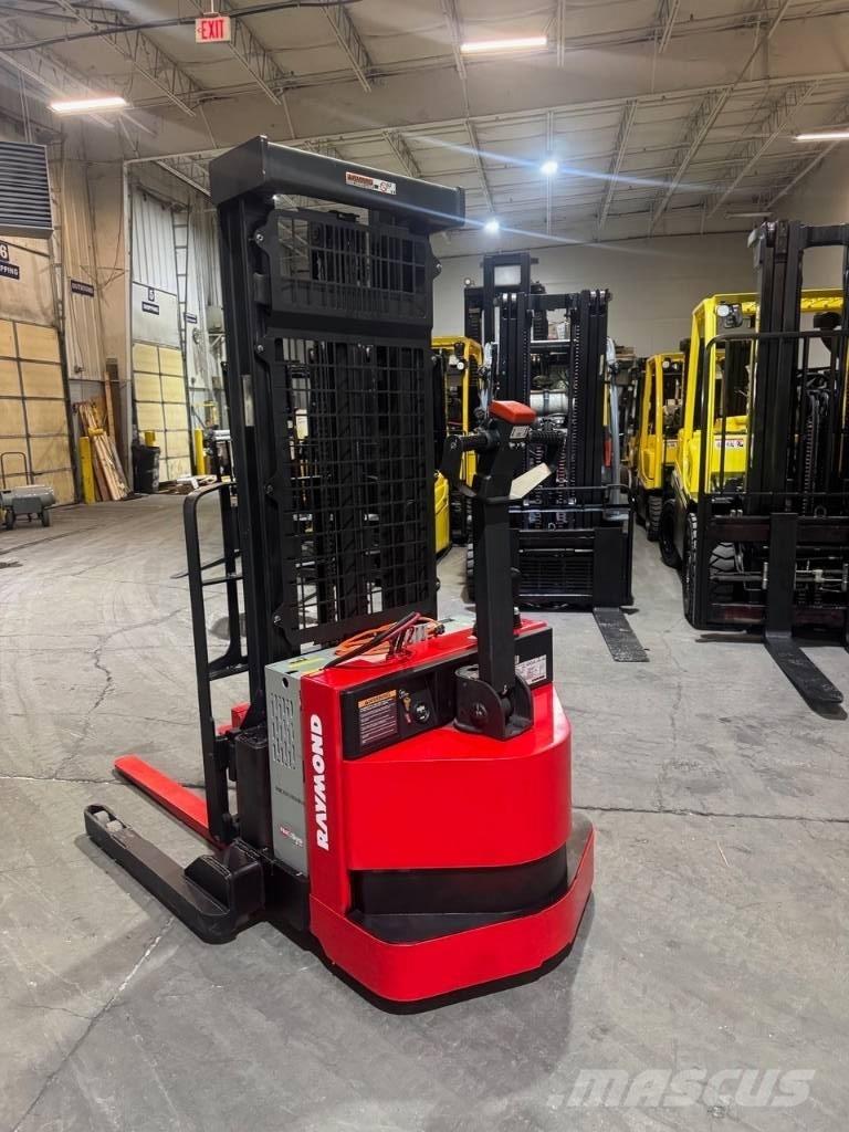 Raymond RSS40 Samohybné vozíky