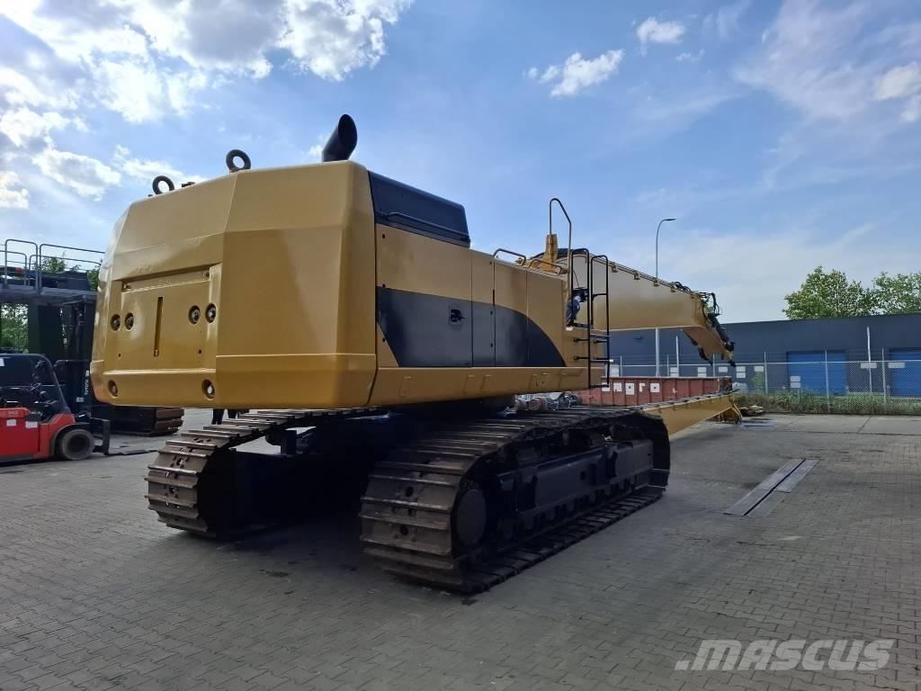 CAT 374 D L Stroje pre manipuláciu s odpadom