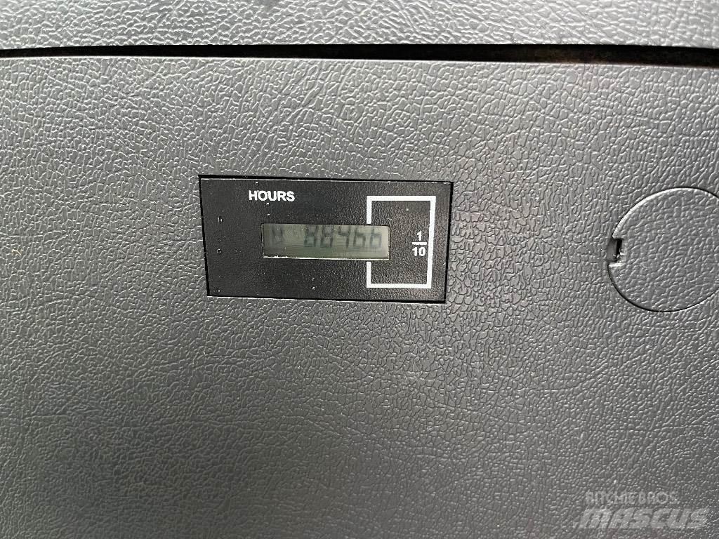 Hyundai HX140L Pásové rýpadlá