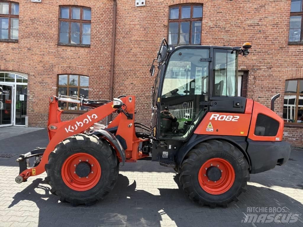 Kubota R 082 Kolesové nakladače