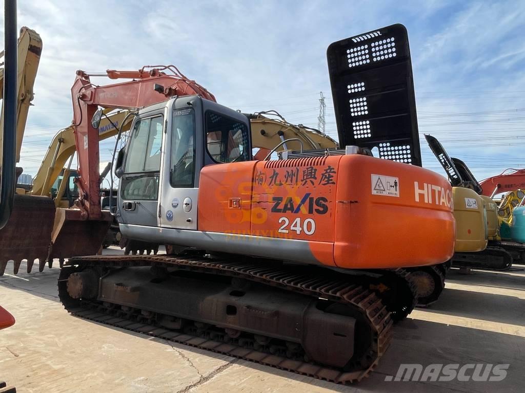 Hitachi ZX 240 Pásové rýpadlá