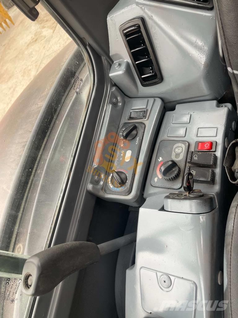 Kubota KX 163 Pásové rýpadlá