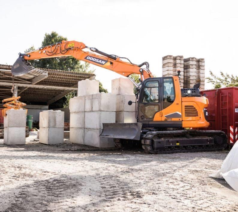 Develon DX140LCR-7 Pásové rýpadlá