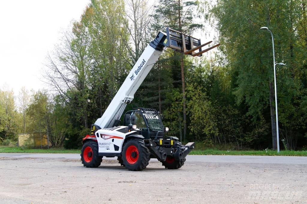 Bobcat T 40 Teleskopické manipulátory