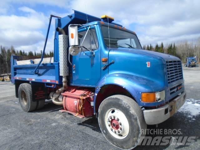 International 8100 Sklápače