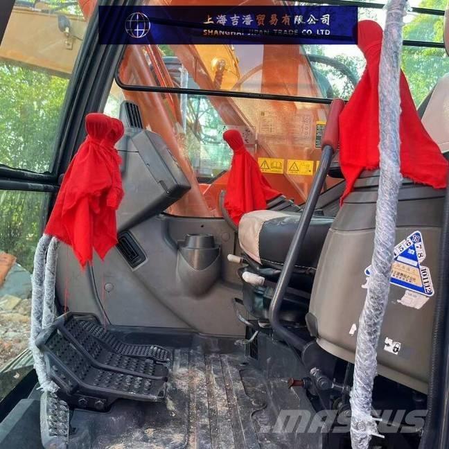 Hitachi ZX 135 Pásové rýpadlá