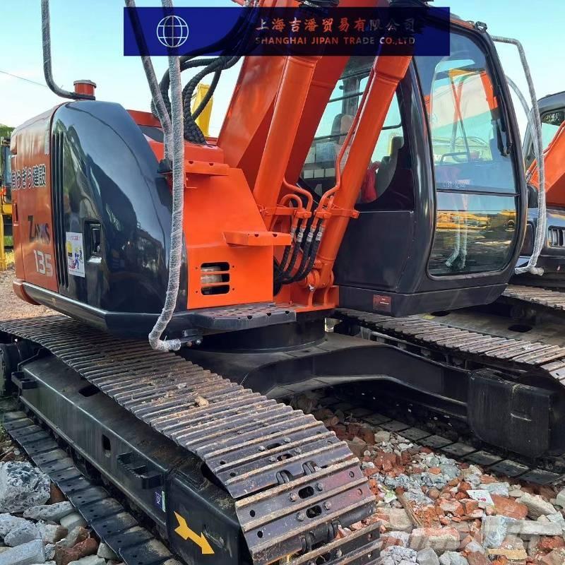 Hitachi ZX 135 Pásové rýpadlá