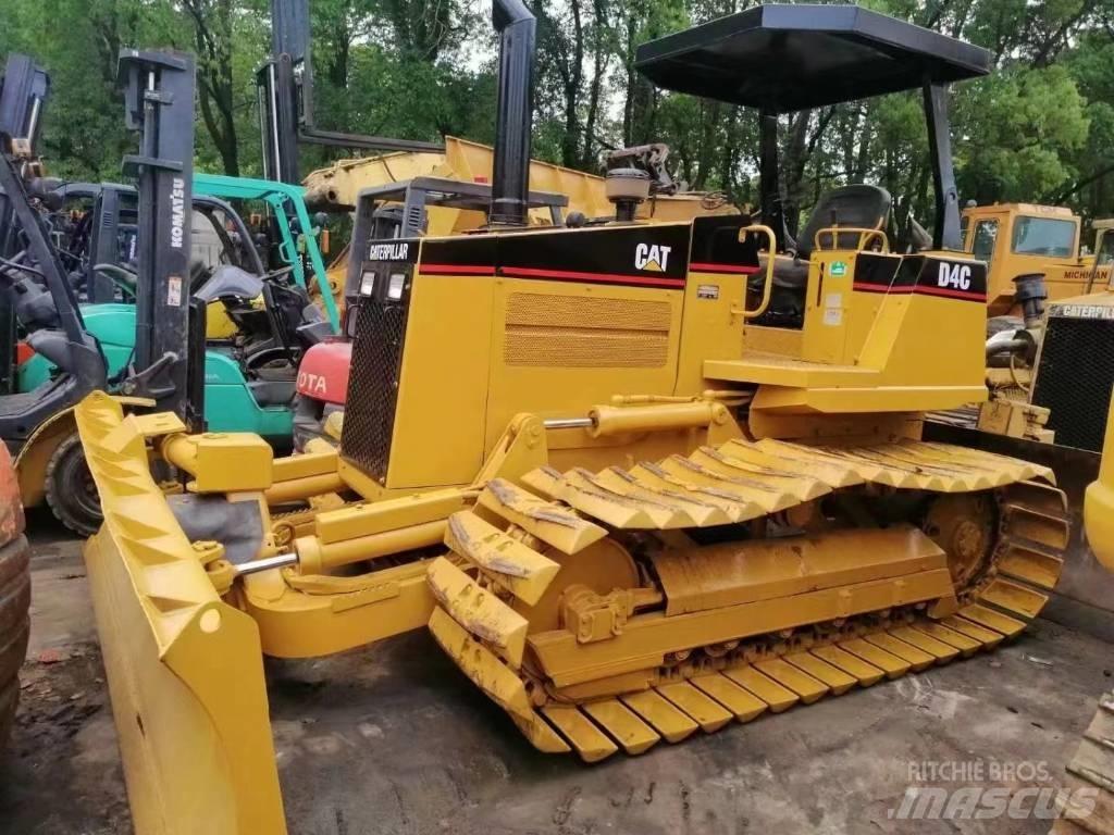 CAT D 4 C Pásové dozéry