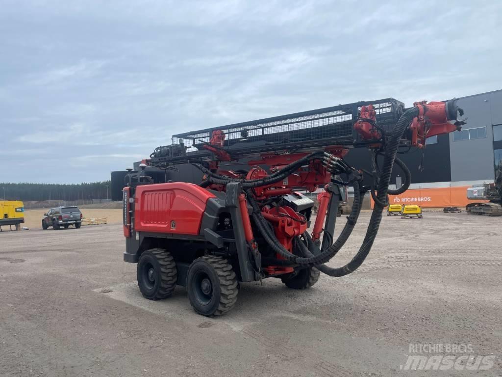 Sandvik DC300Ri Povrchové vrtné súpravy