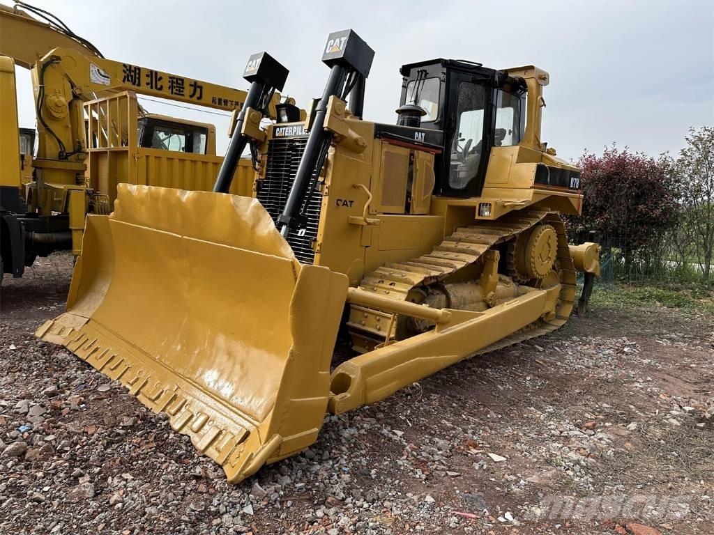 CAT D 7 H Pásové dozéry