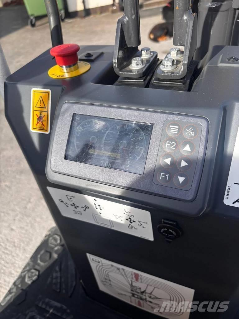 XCMG XE10E Mini rýpadlá < 7t