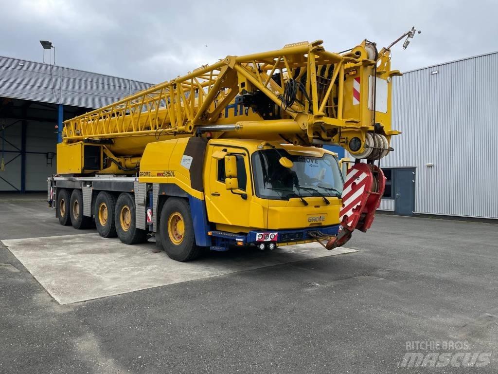 Grove GMK 5250 L Univerzálne terénne žeriavy