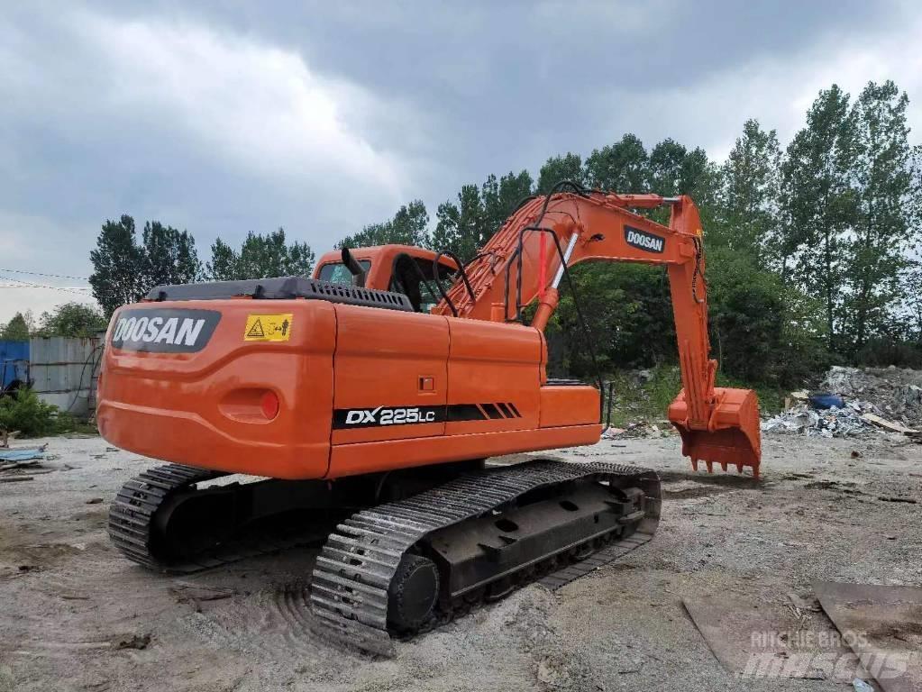 Doosan DX 225 LC Pásové rýpadlá