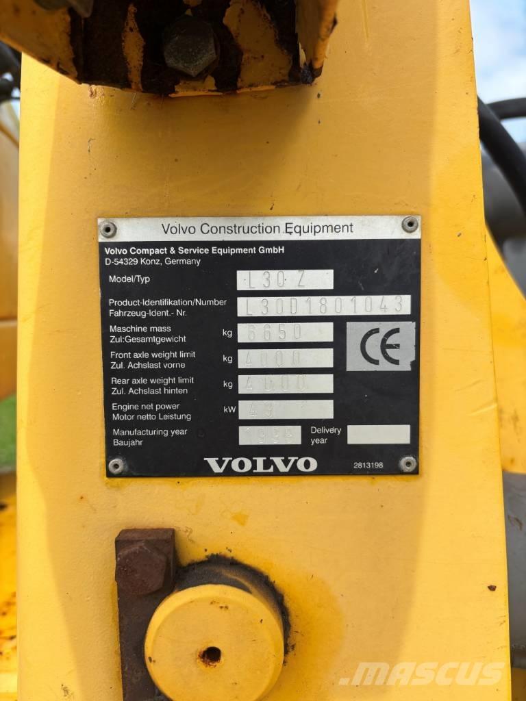 Volvo L30 Mininakladače