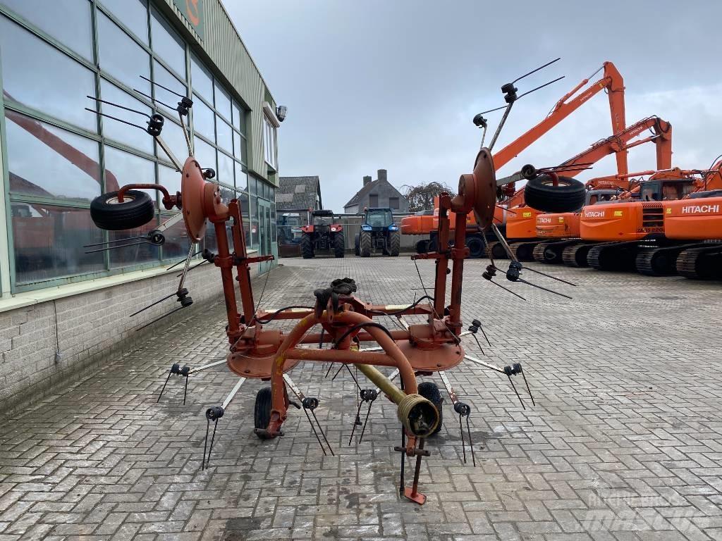Kuhn 5000 H Obracače a zhrabovače sena
