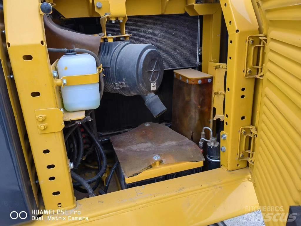 Komatsu PC130 Pásové rýpadlá