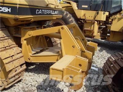 CAT D 5 H Pásové dozéry