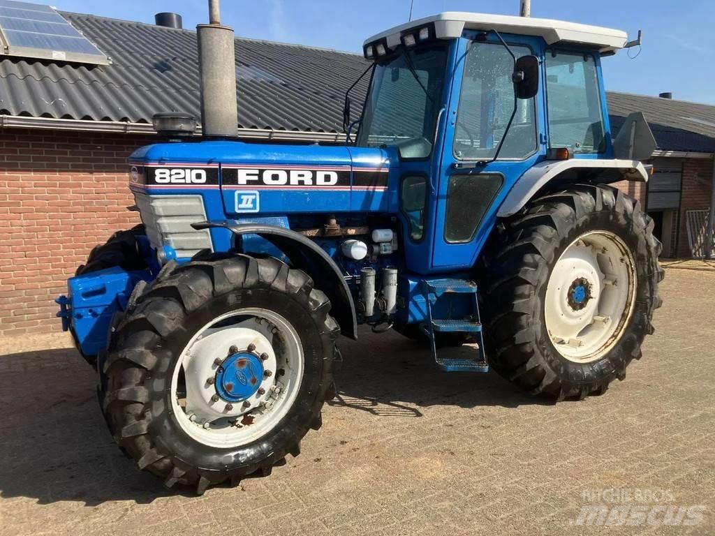 Ford 8210 gen 2 Traktory