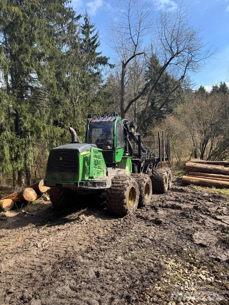 John Deere 1510 E Lesné traktory
