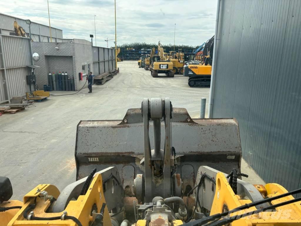 Volvo L120E Kolesové nakladače