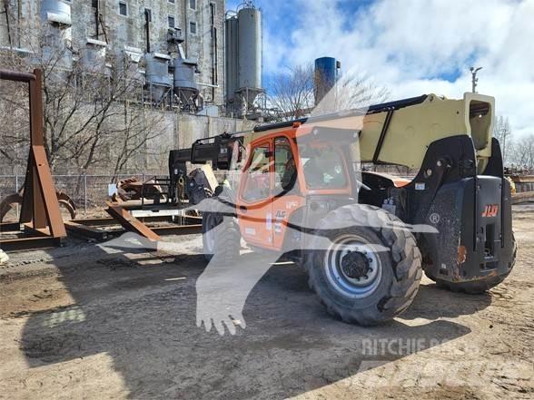 JLG 1255 Teleskopické manipulátory