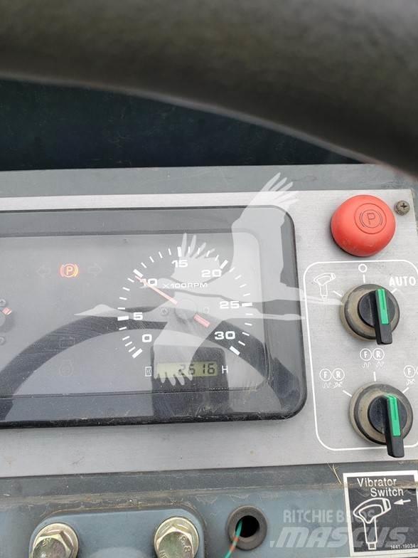 Sakai SW300 Ťahačové valce