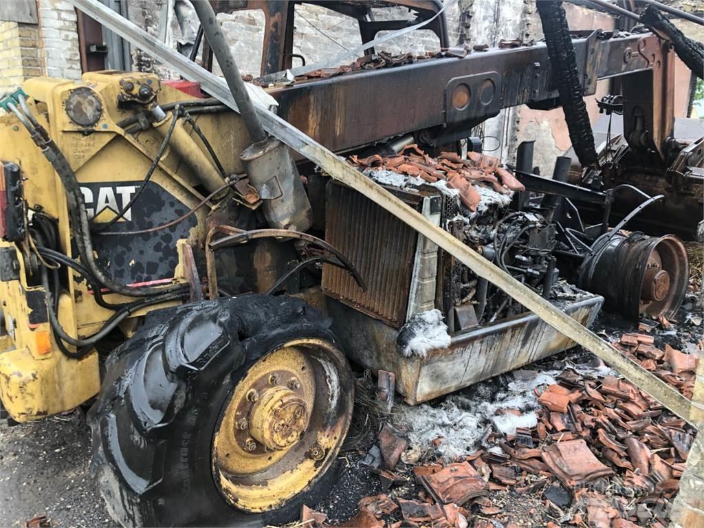CAT TH62 Traktory