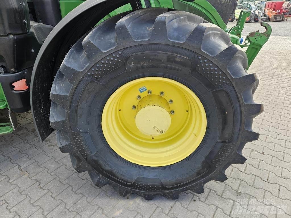 John Deere 6195R Traktory