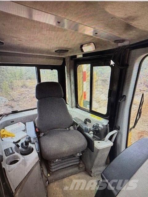 CAT D 6 T Pásové dozéry