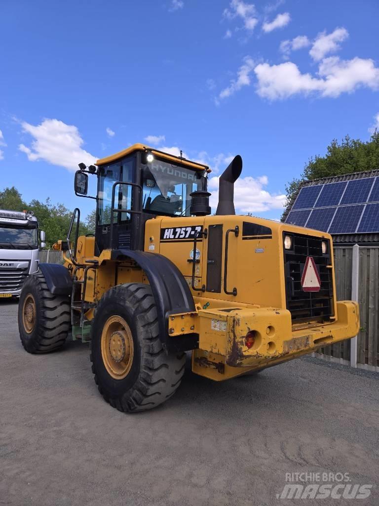 Hyundai HL 757-7 Kolesové nakladače