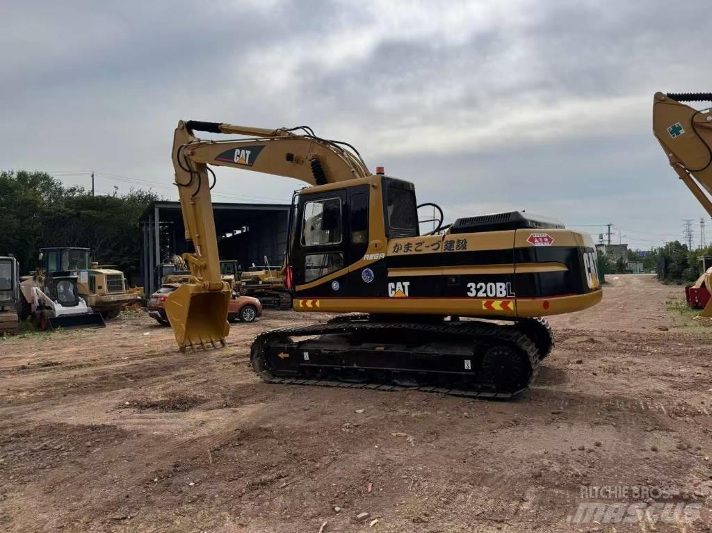 CAT 320 B L Pásové rýpadlá
