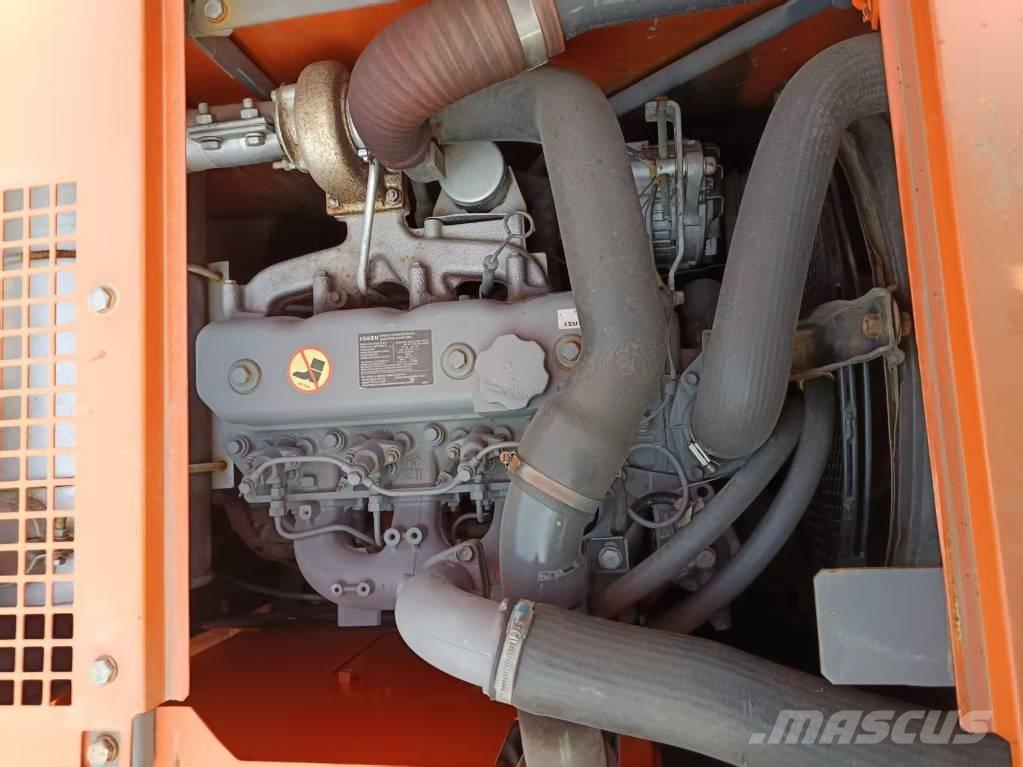 Hitachi ZX 135 Pásové rýpadlá