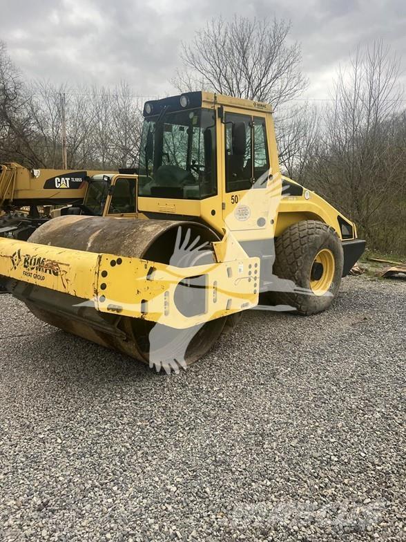 Bomag BW213D-4 Ťahačové valce