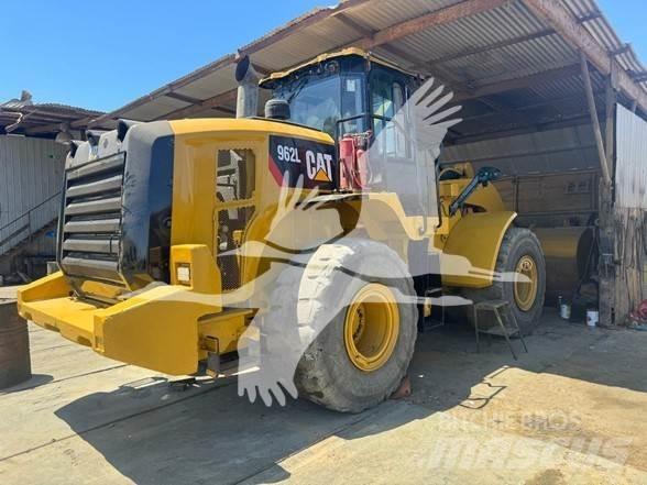 CAT 962L Kolesové nakladače