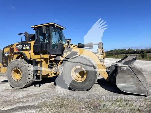 CAT 966M Kolesové nakladače