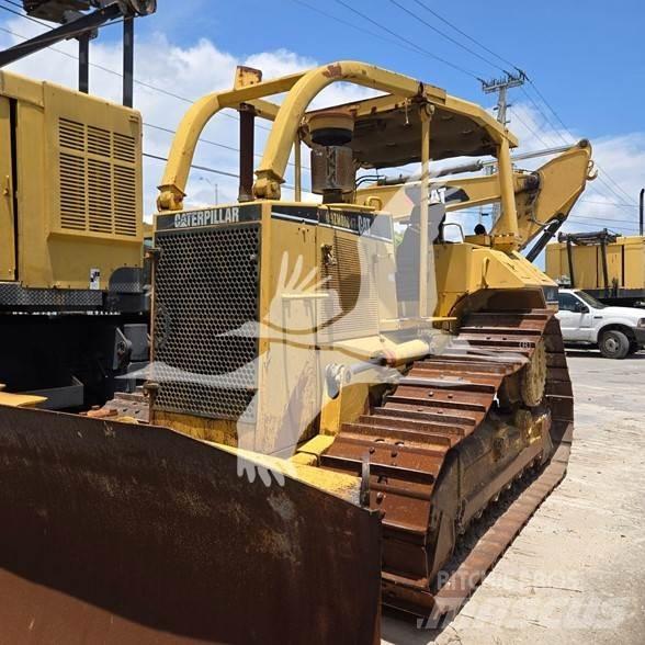 CAT D6M Pásové dozéry