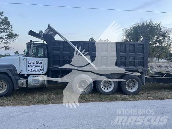 Mack RD688S Sklápače