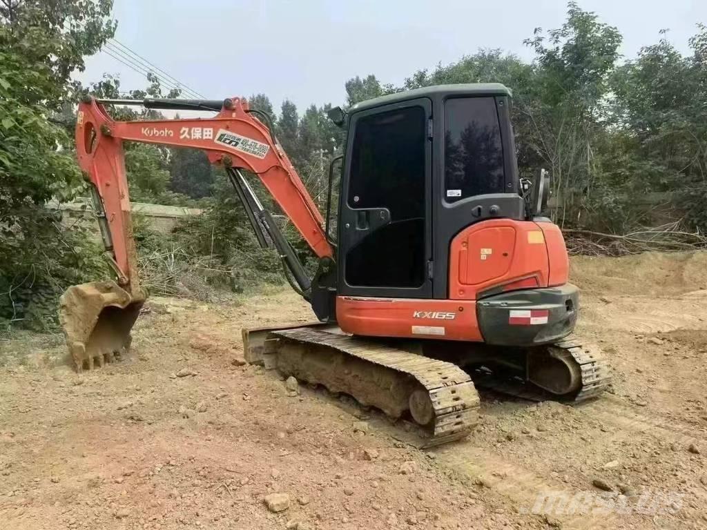 Kubota 165 Pásové rýpadlá
