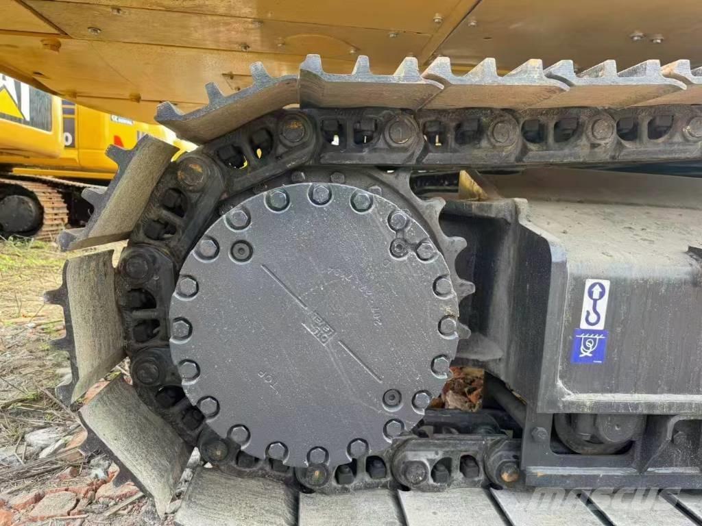 Komatsu 360-7 Pásové rýpadlá