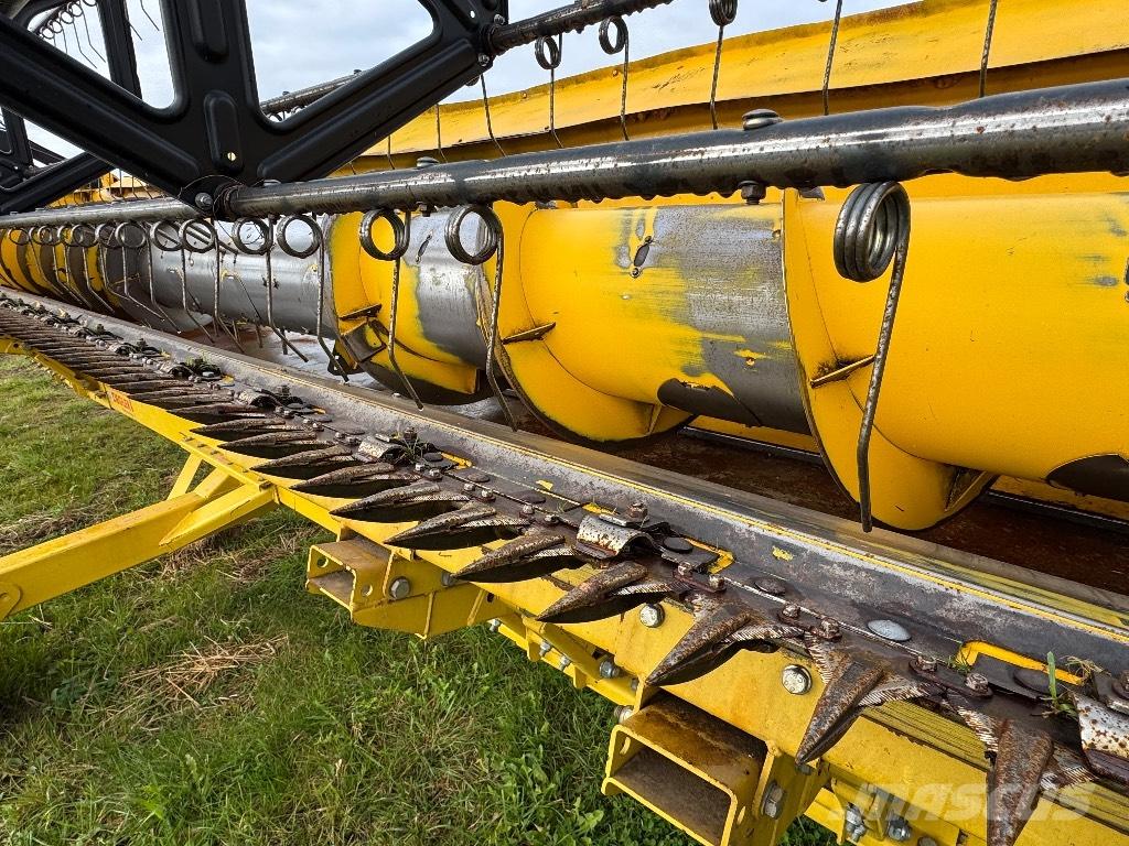 New Holland CX 8070 Kombinované zberacie stroje