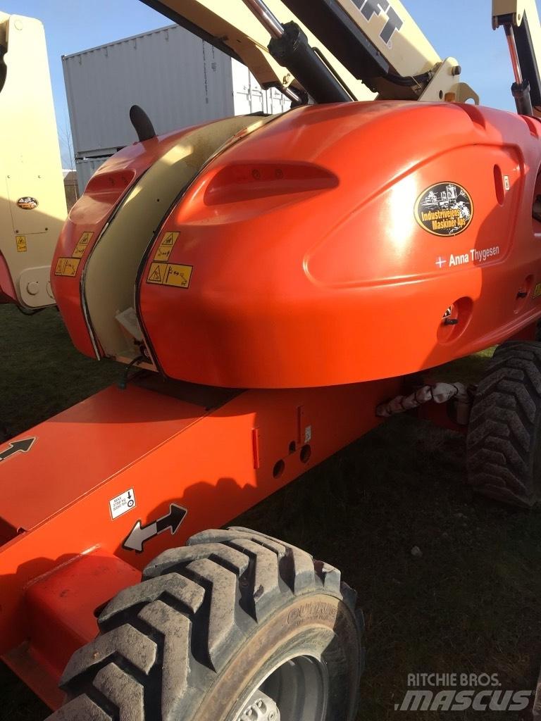 JLG 460 SJ Teleskopické plošiny
