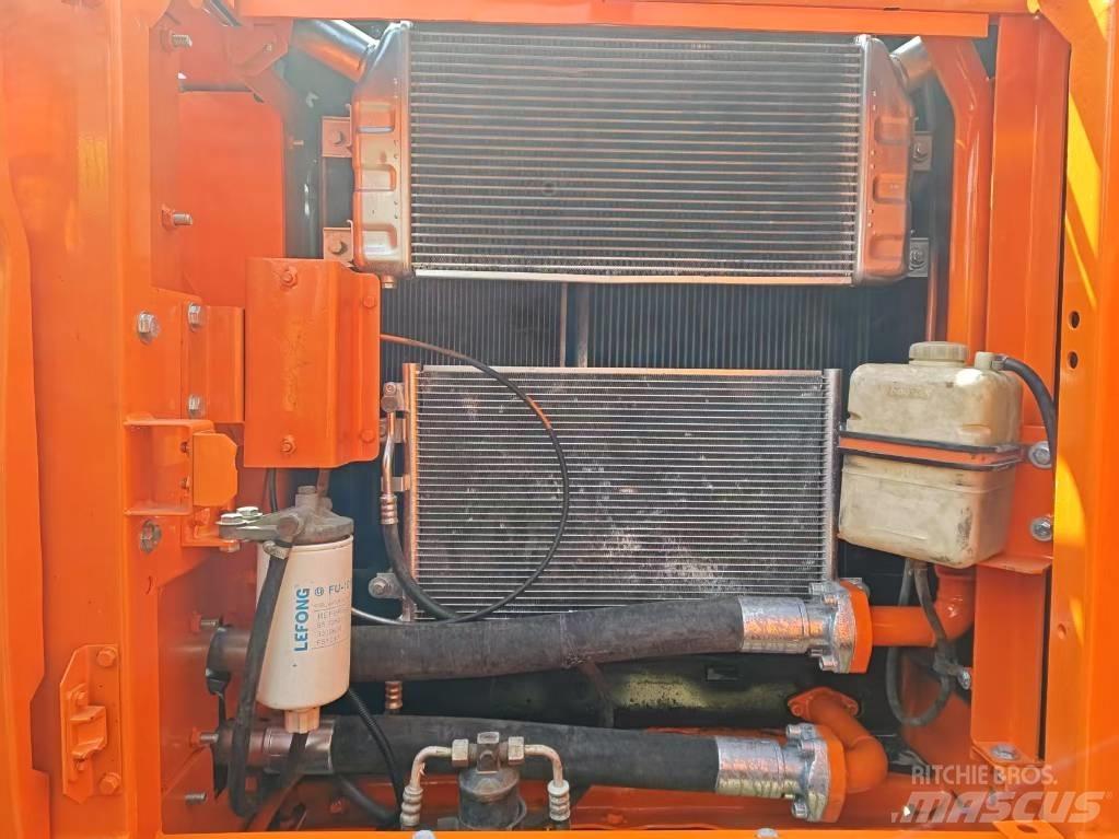 Doosan DX 225 LC Pásové rýpadlá